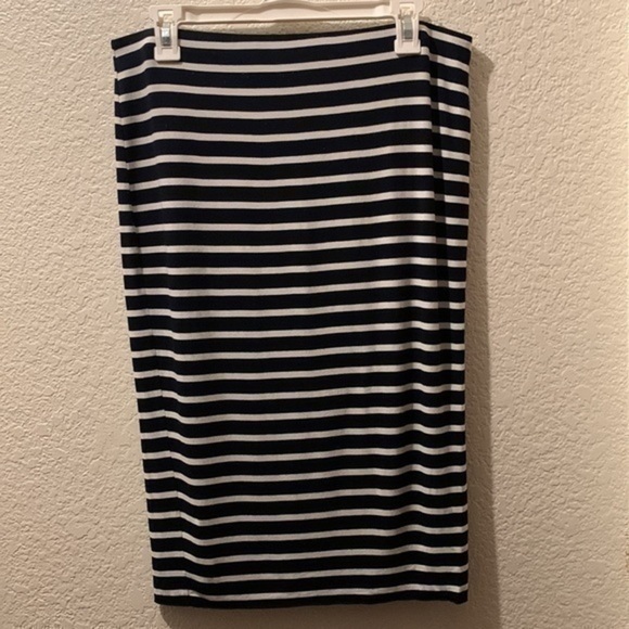 Vince Camuto striped skirt - Picture 4 of 8